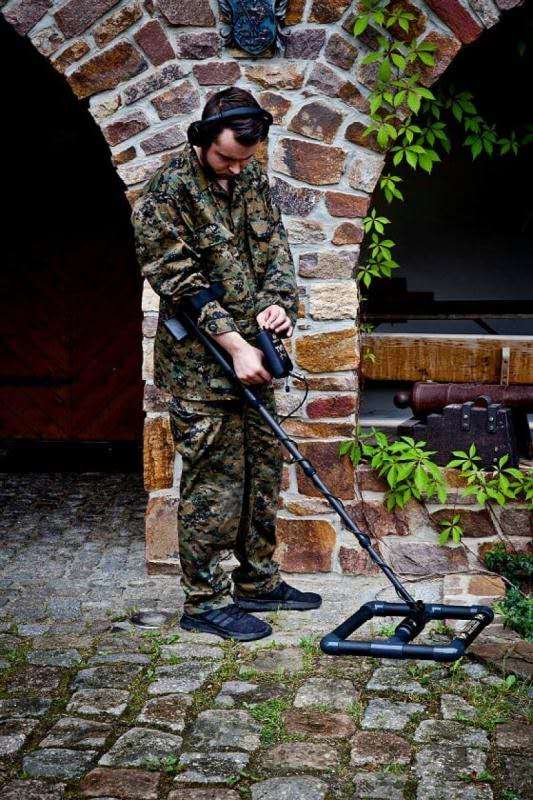 進(jìn)口德國阿爾堡3D成像地下金屬探測器脈沖深度探寶器18米戶外尋寶